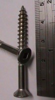 2000 10 Gauge x 50mm Stainless Steel Decking Screw Kit Includes Clever Tool and 2 Driver Bits with Free Delivery.
